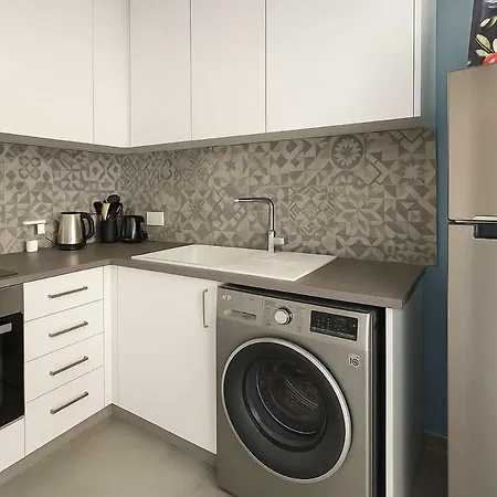 Lux Skyline & Whirlpool *
