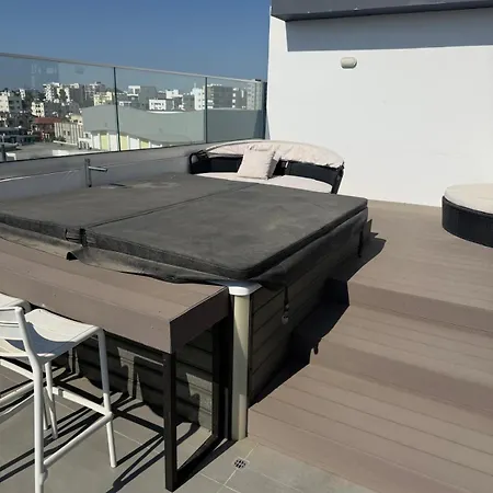 דירה Lux Skyline & Whirlpool